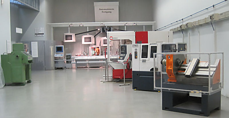 automatisierte Fertigung im Deutschen Museum - Bereich Werkstoffprüfung