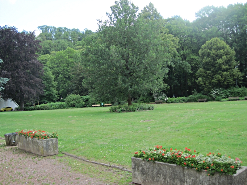 Park vor dem Schloss