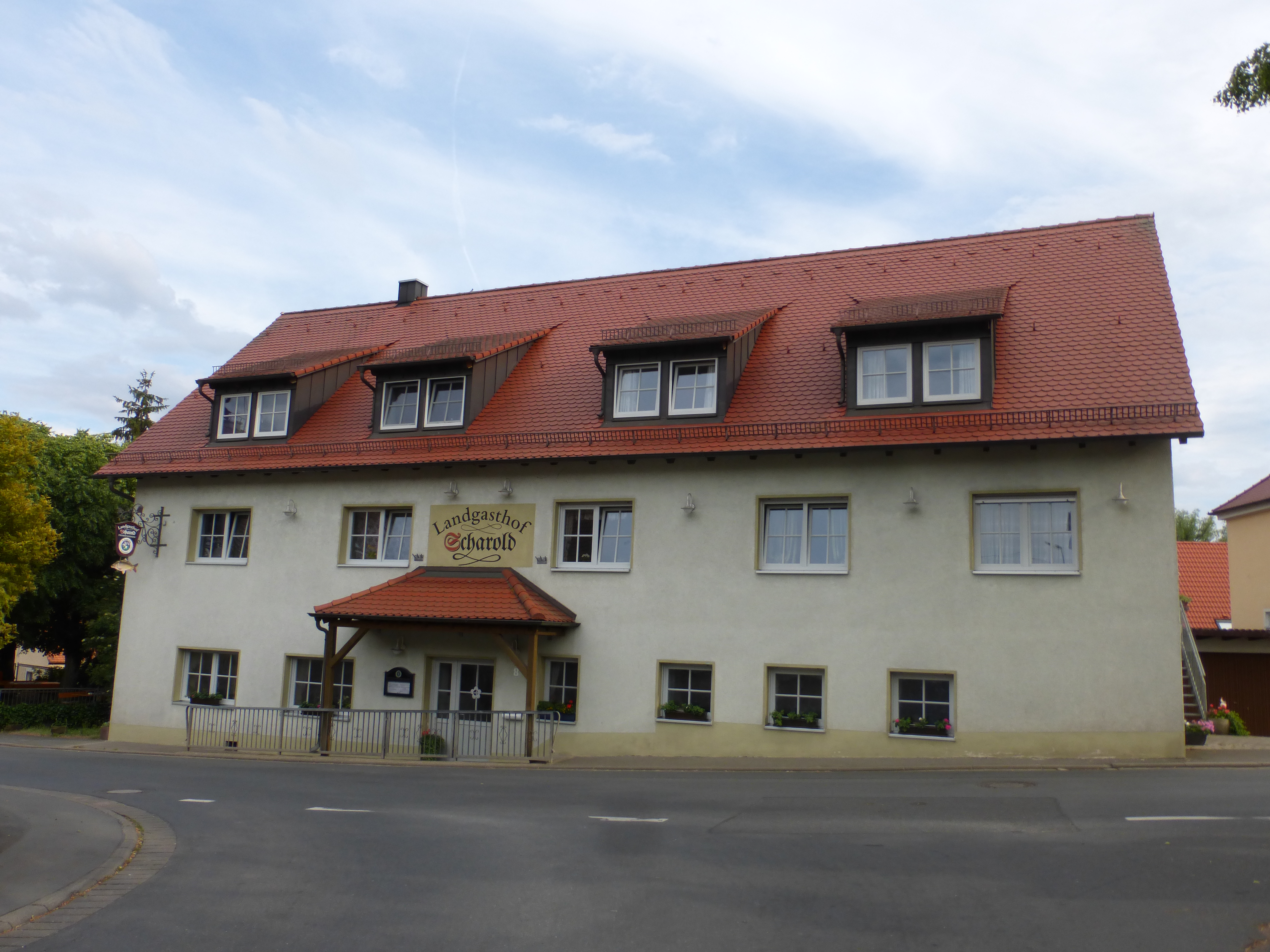 Landgasthof - Gasthaus Scharold Markus
Aischer Hauptstr. 8
91325 Aisch 
 Tel.: 09195/2500