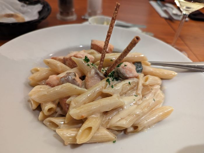 Rigatoni al Salmone