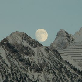 Vollmond über den allgäuer Alpen