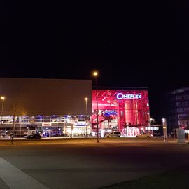 Cineplex bei Nacht