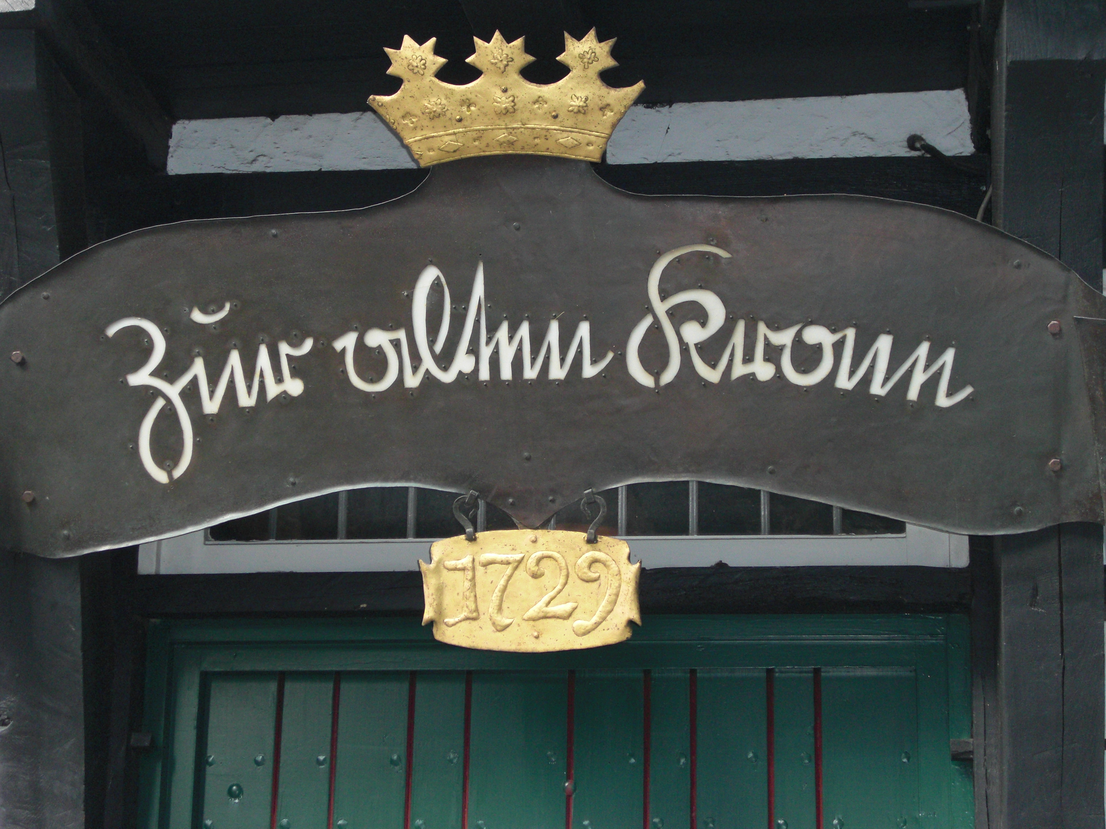 Eingang " Zur alten Krone "