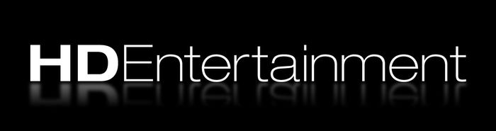 Das Logo von HD Entertainment in Weiß auf schwarzem Grund