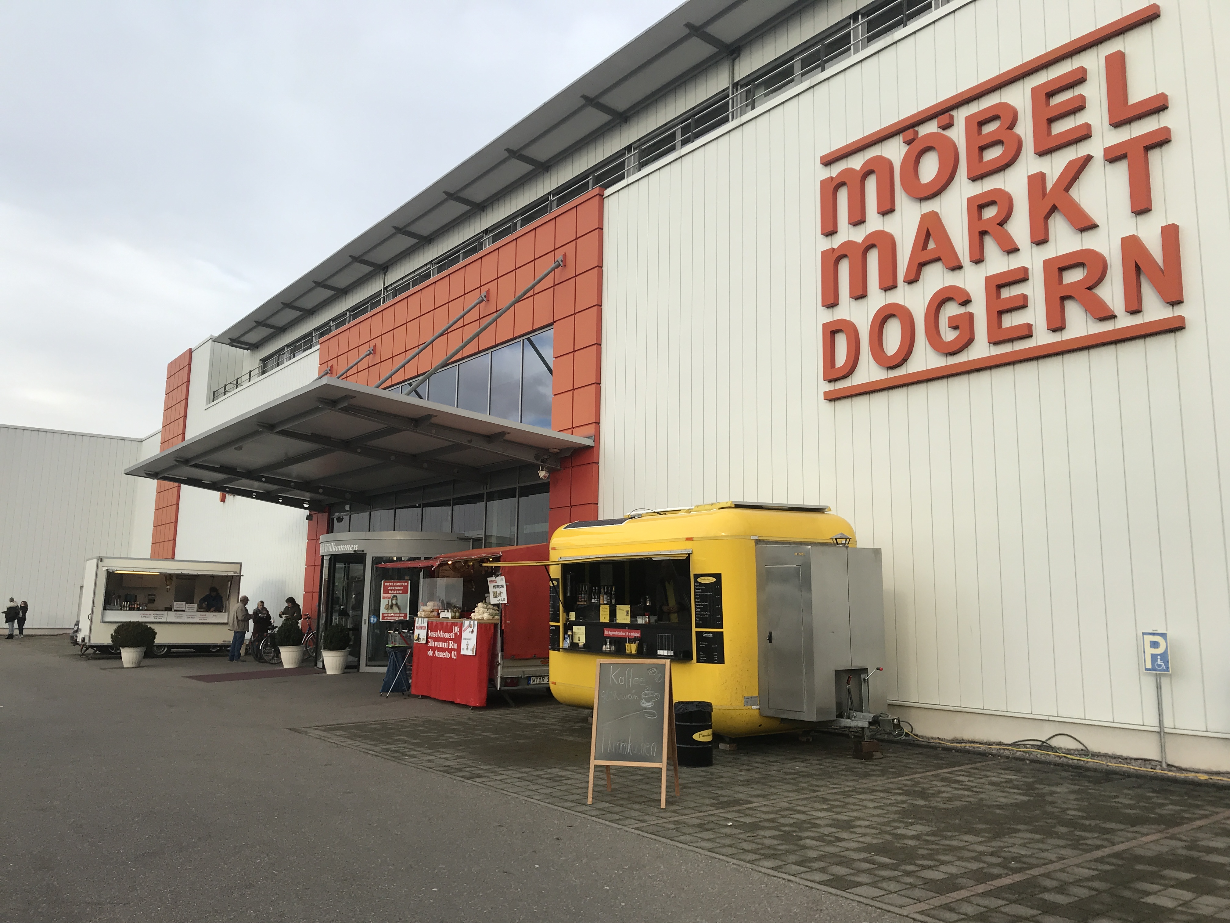 Bild 1 Möbelmarkt Dogern KG Zentrale in Dogern