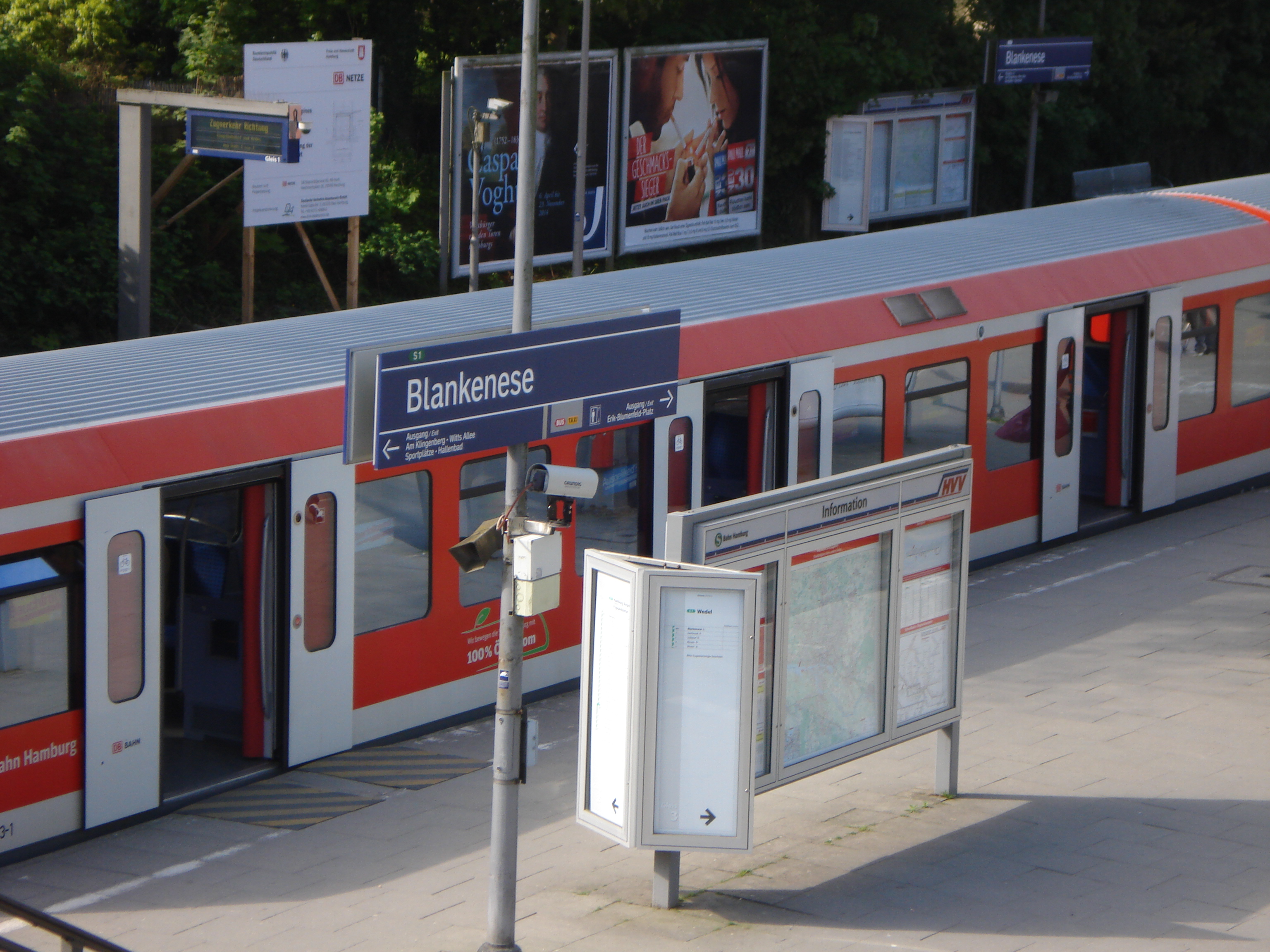 Schnell... noch wartet die S-Bahn...