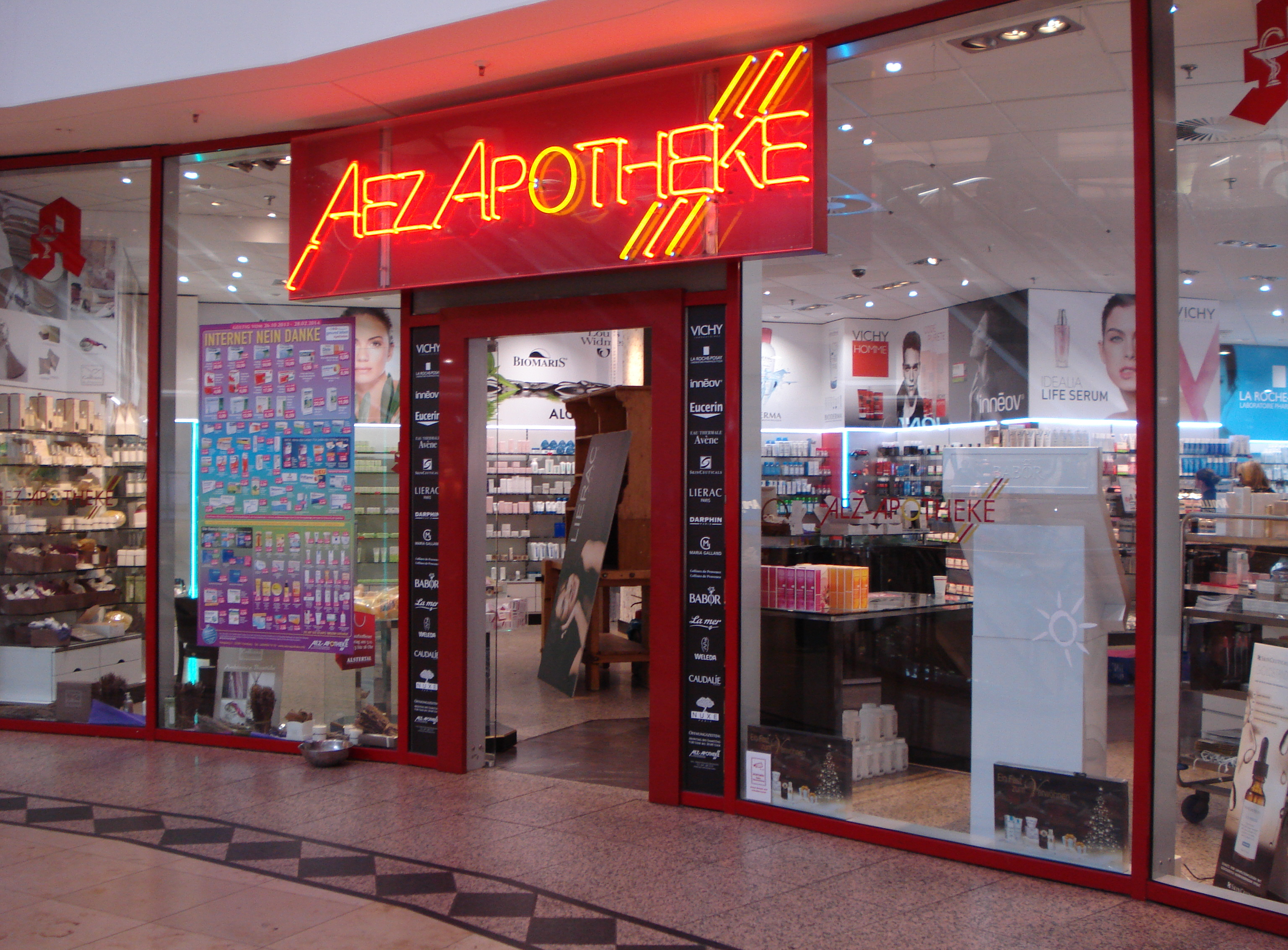Bild 3 AEZ-Apotheke in Hamburg