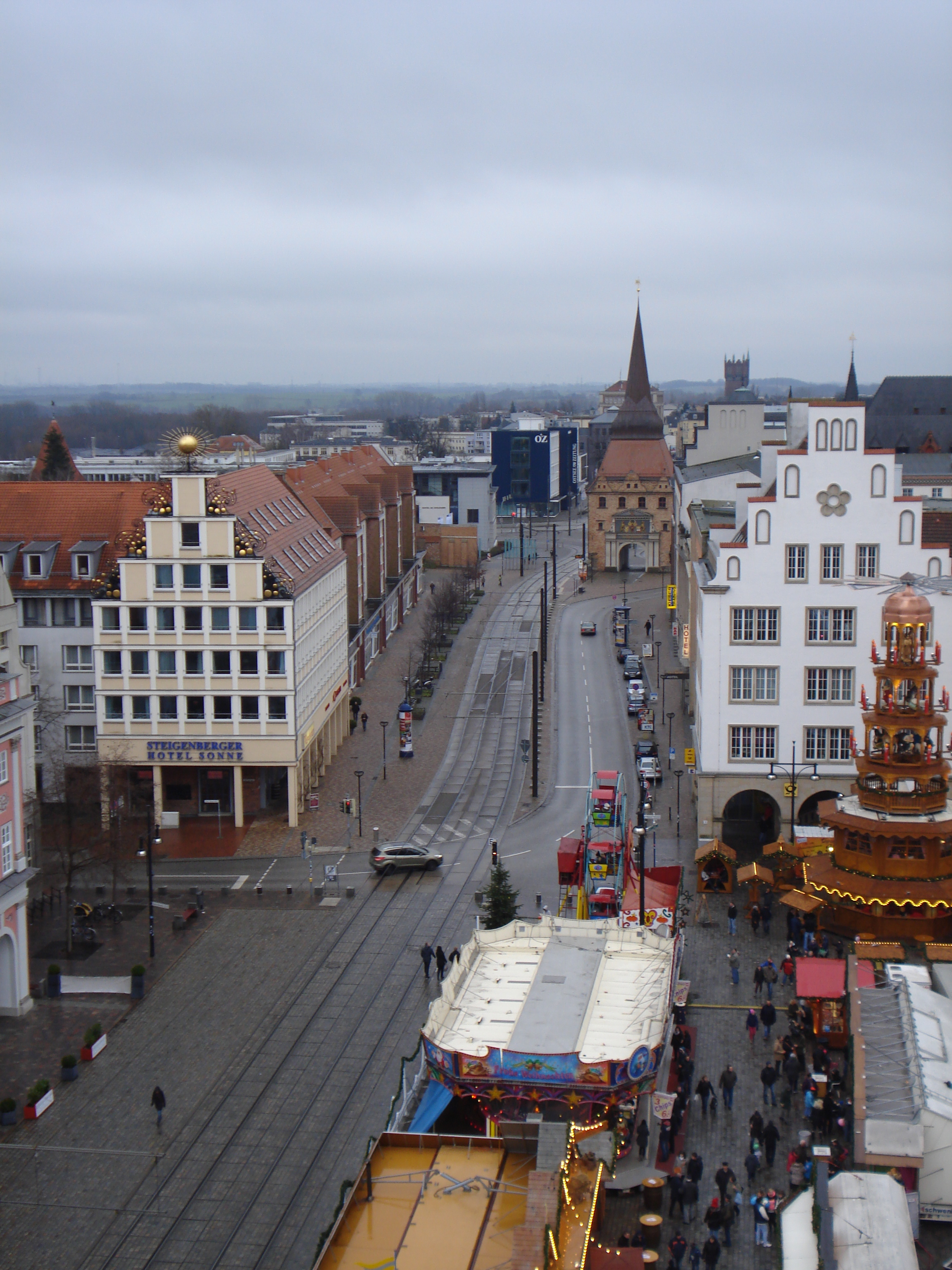 Blick auf das Hotel vom Riesenrad