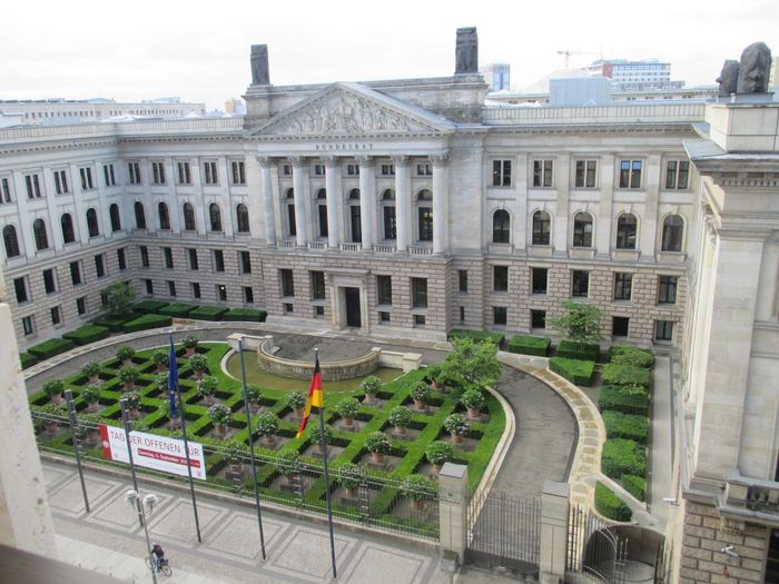 Blick auf den Bundesrat ( vom Zimmer im 