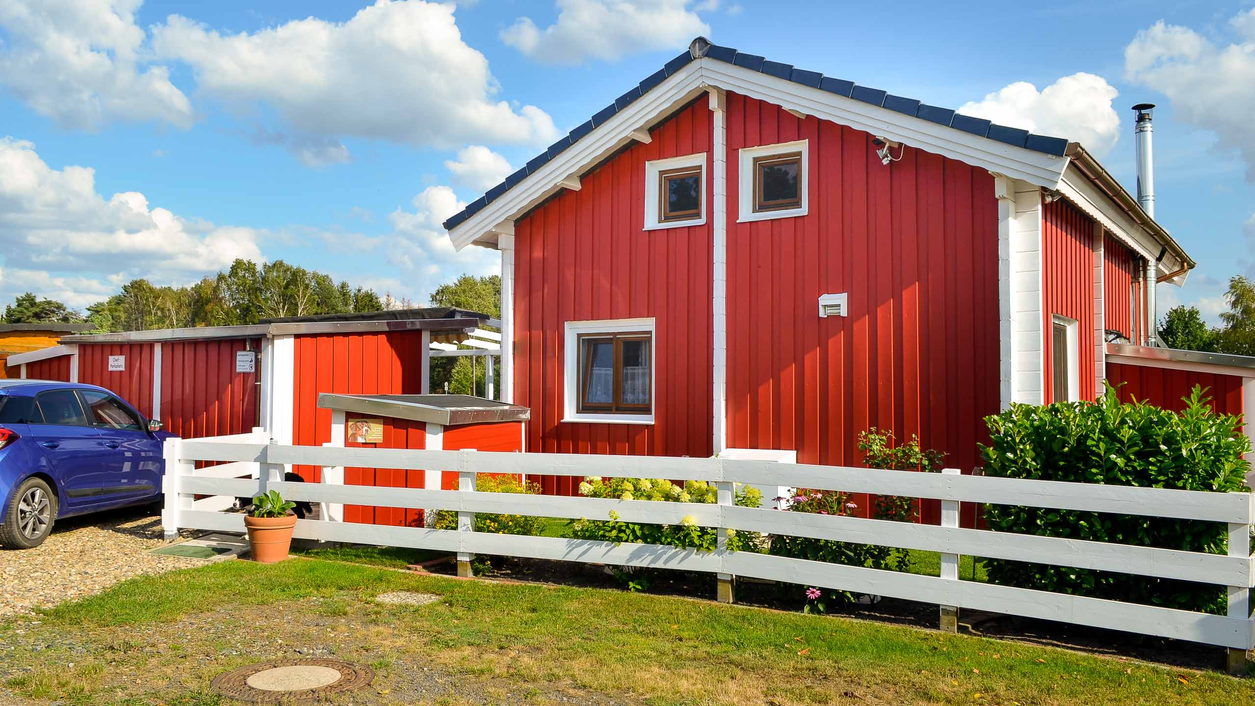 Rotes Schwedenhaus als dauerhaften Wohnsitz