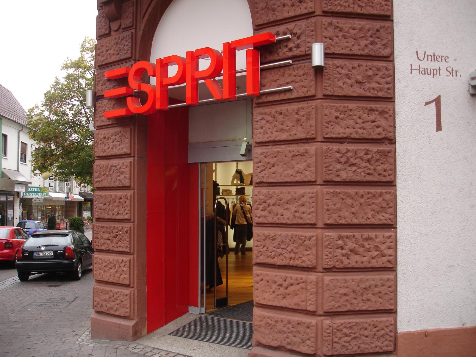 Bild 1 Esprit Store in Hockenheim