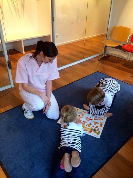 Wartezimmer: Internationale Praxis für Kinderzahnheilkunde und Kieferorthopädie, München