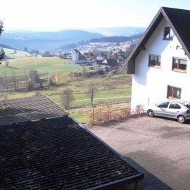 Blick auf die Dorfkirche von Saig, Startpunkt zum Gang auf den Hochfirst