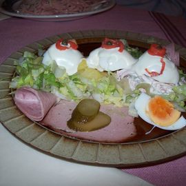 Russisch Ei auf Kartoffelsalat