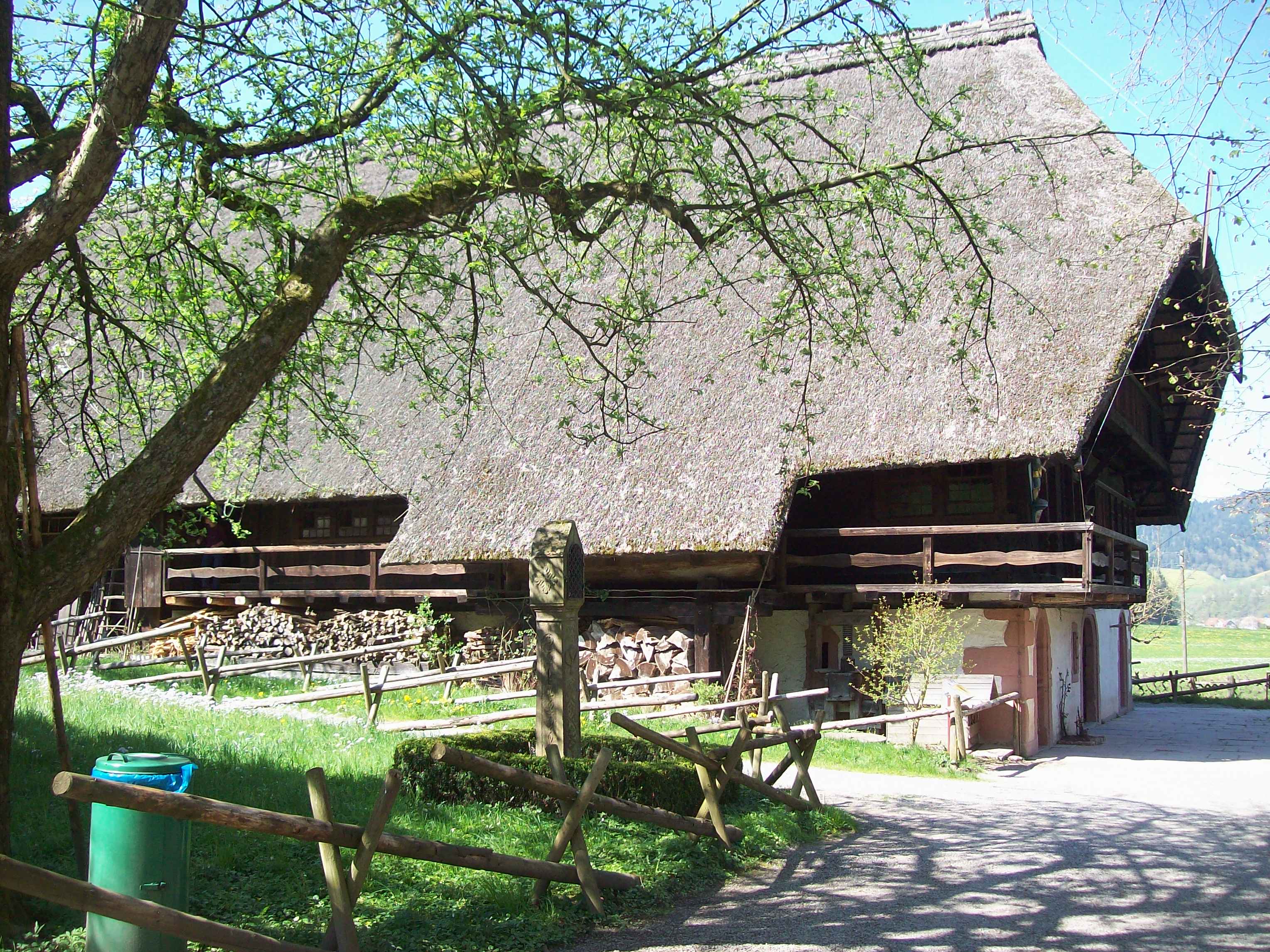 Lorenzenhof ( erbaut 1608 )