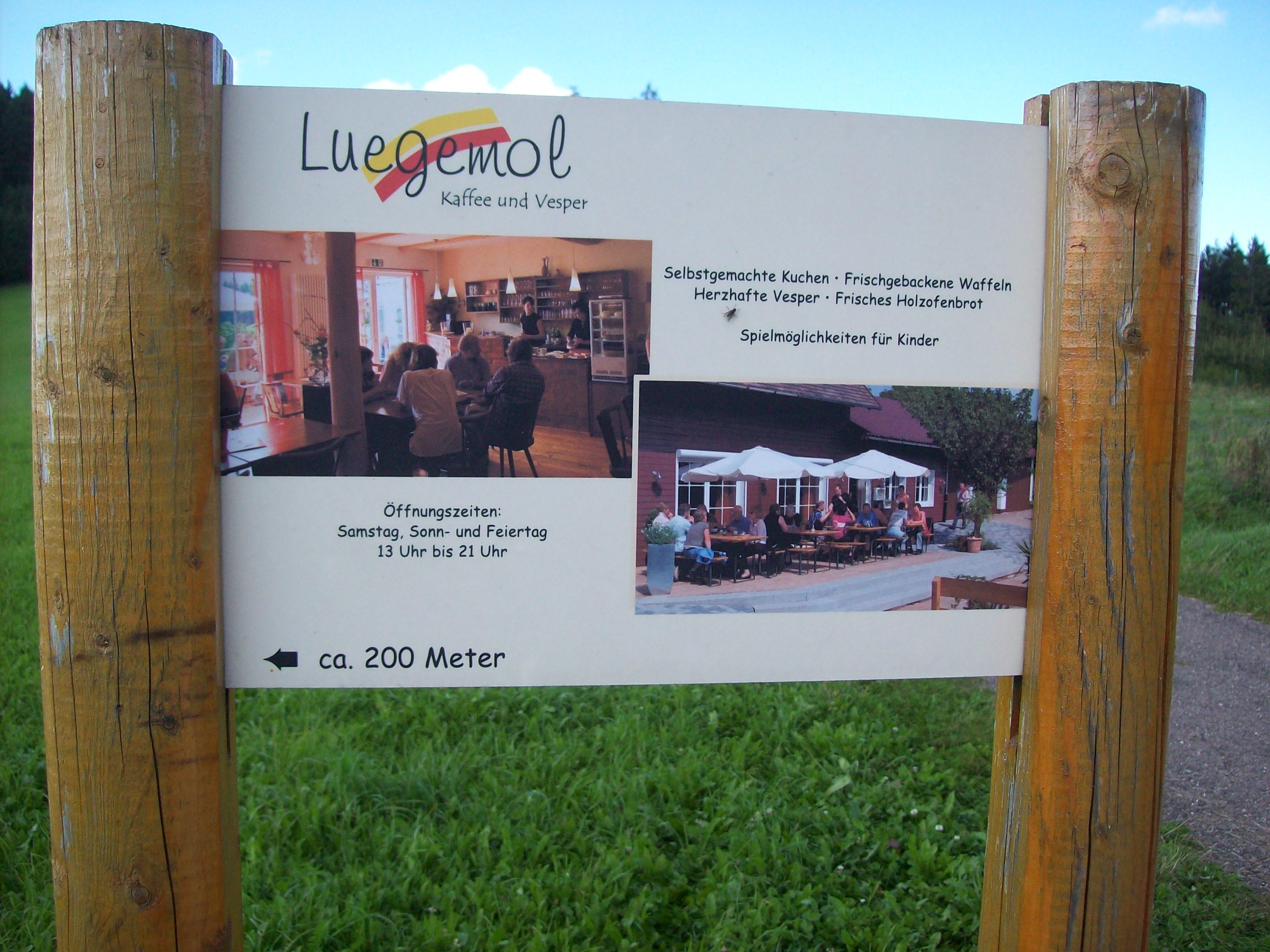 Hinweiszeichen zum Cafe Luegemol