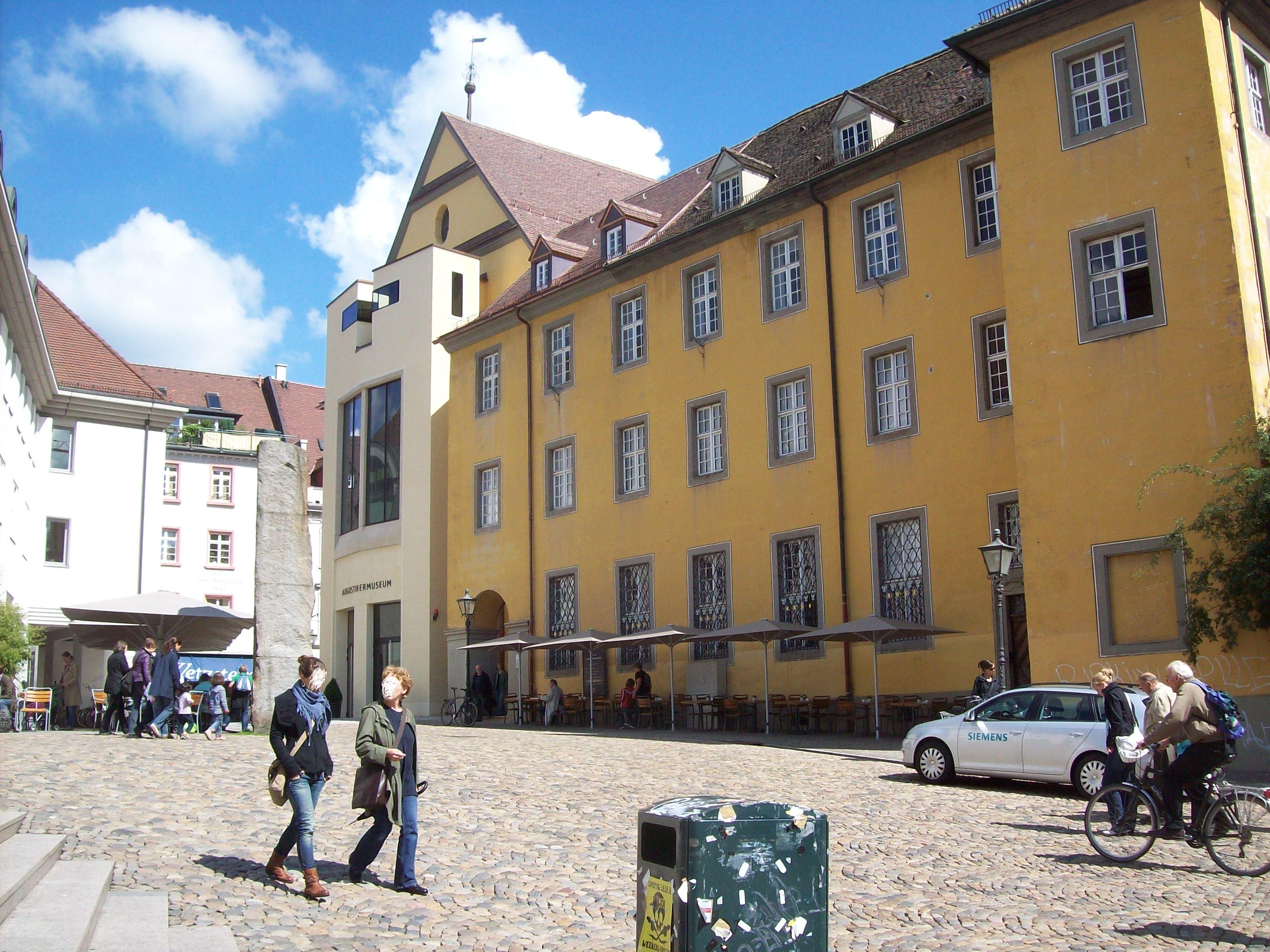 Augustinerplatz mit Augustinermuseum