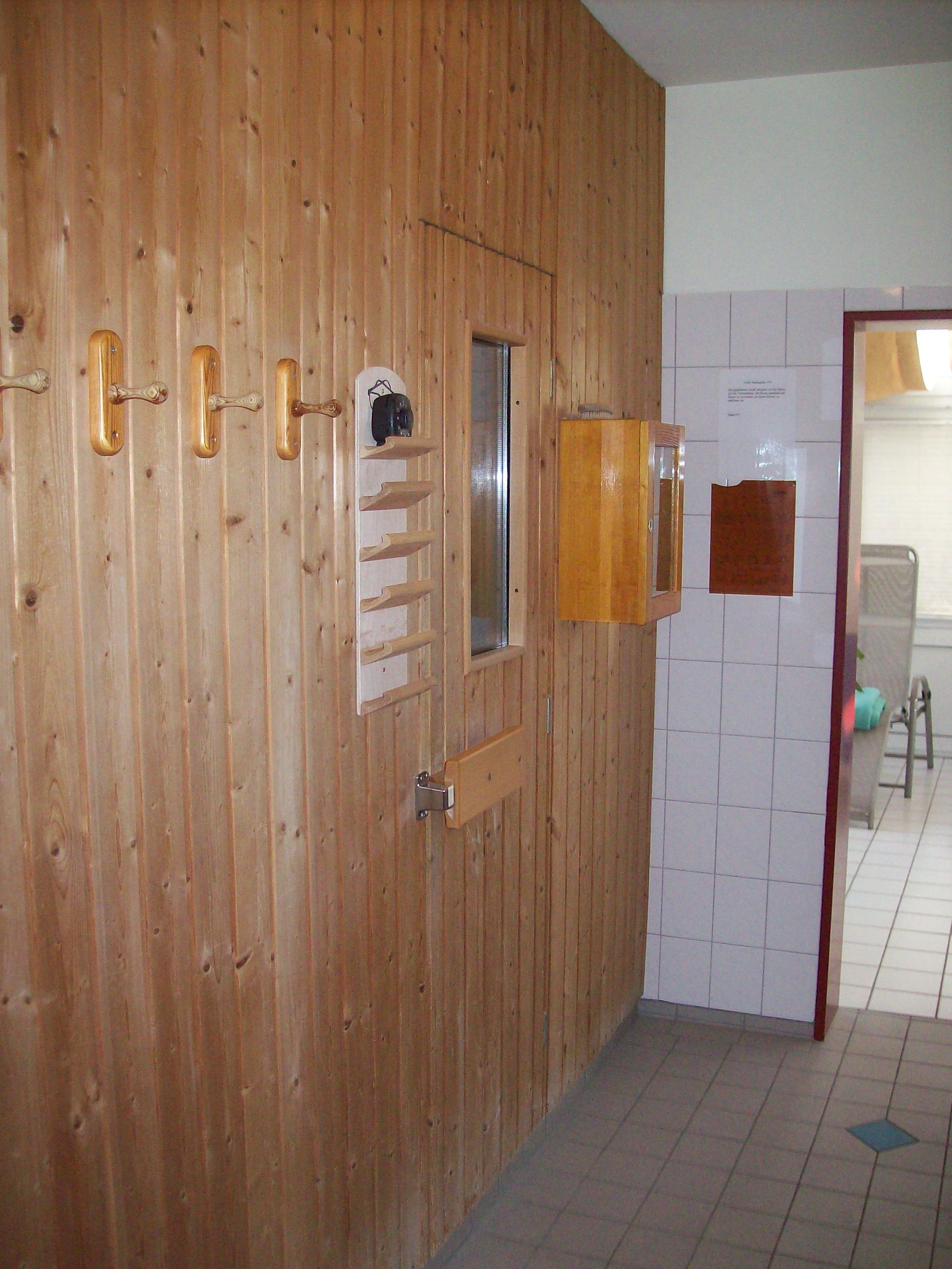 Im Saunabereich der Rehaklinik mit Blick in den Ruheraum