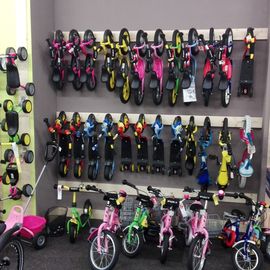 Riesige Auswahl an Kinder und Jugendräder der Marken:
Puky, Noxon, Prince, Gazelle, Green´s und BBF
