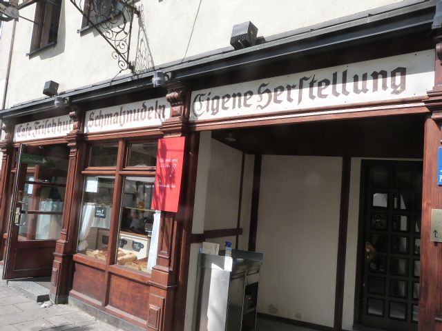 Schmalznudel Café Frischhut