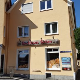 Café &amp; Backhaus Sieben