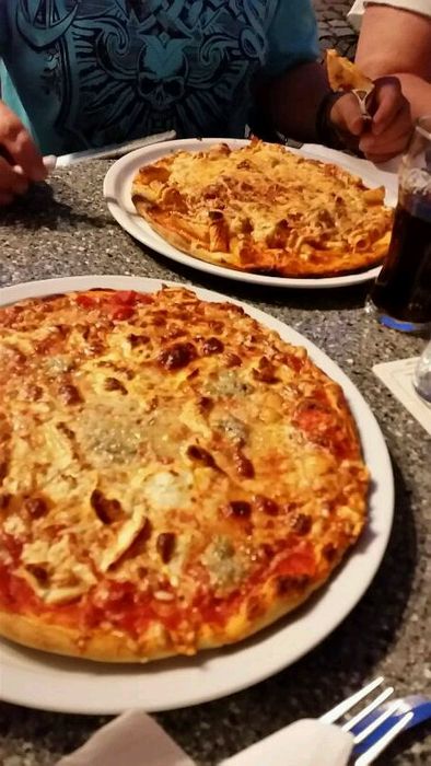 Pizza Quattro formaggi & Pizza Pasta