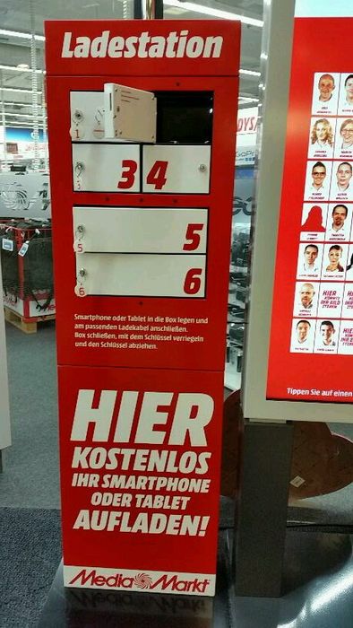 Kostenlose Ladestation für Smartphones und Tablets