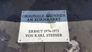 Bild zu Der Originale-Brunnen am Kornmarkt