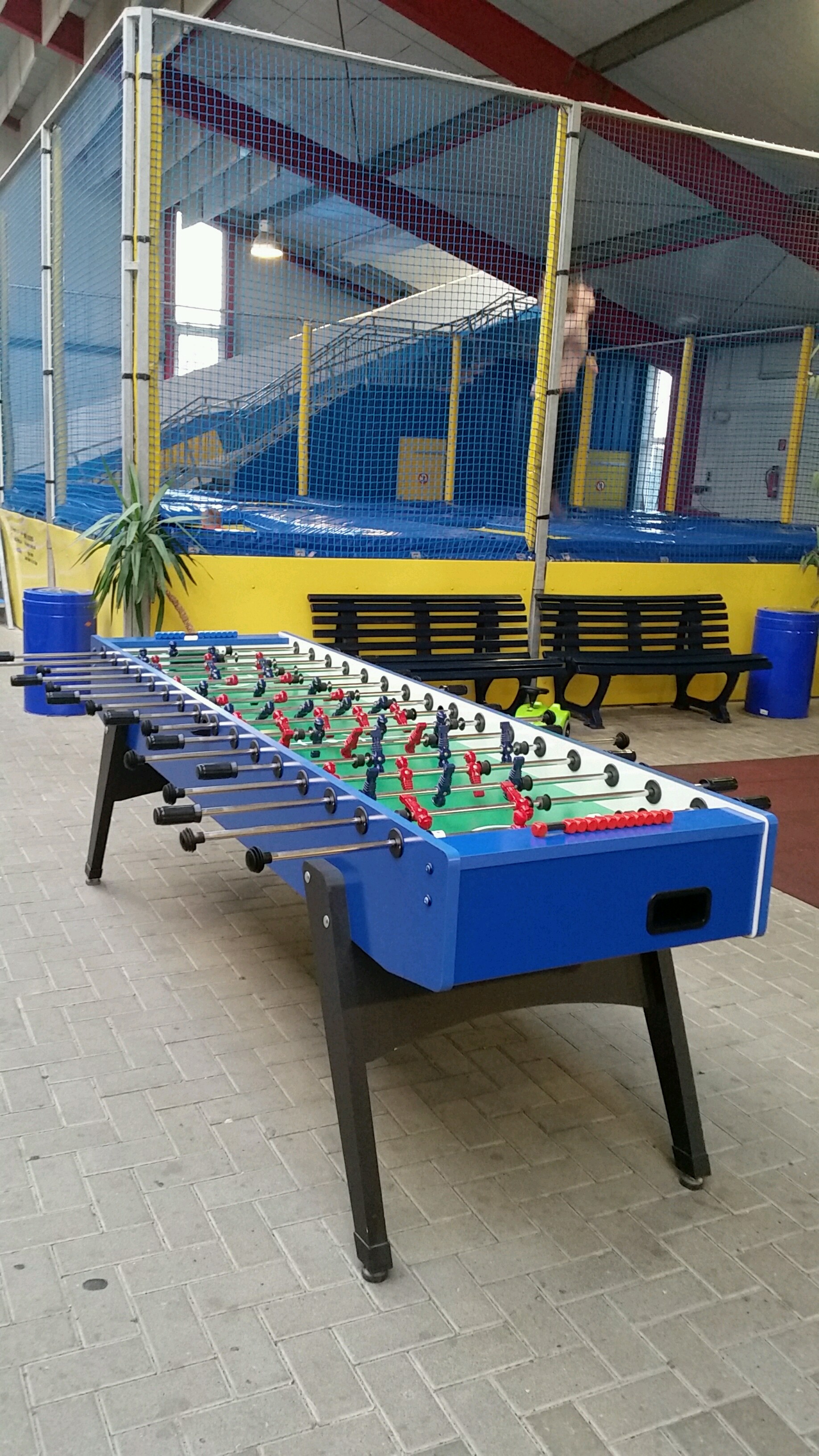 8er Tischfussball & Trampoline