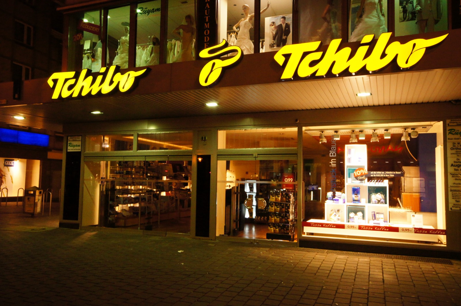 Bild 2 Tchibo Filiale mit Kaffee Bar in Bielefeld