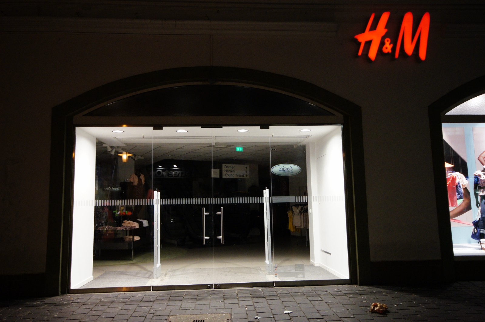 Bild 4 H & M Hennes & Mauritz GmbH in Bielefeld