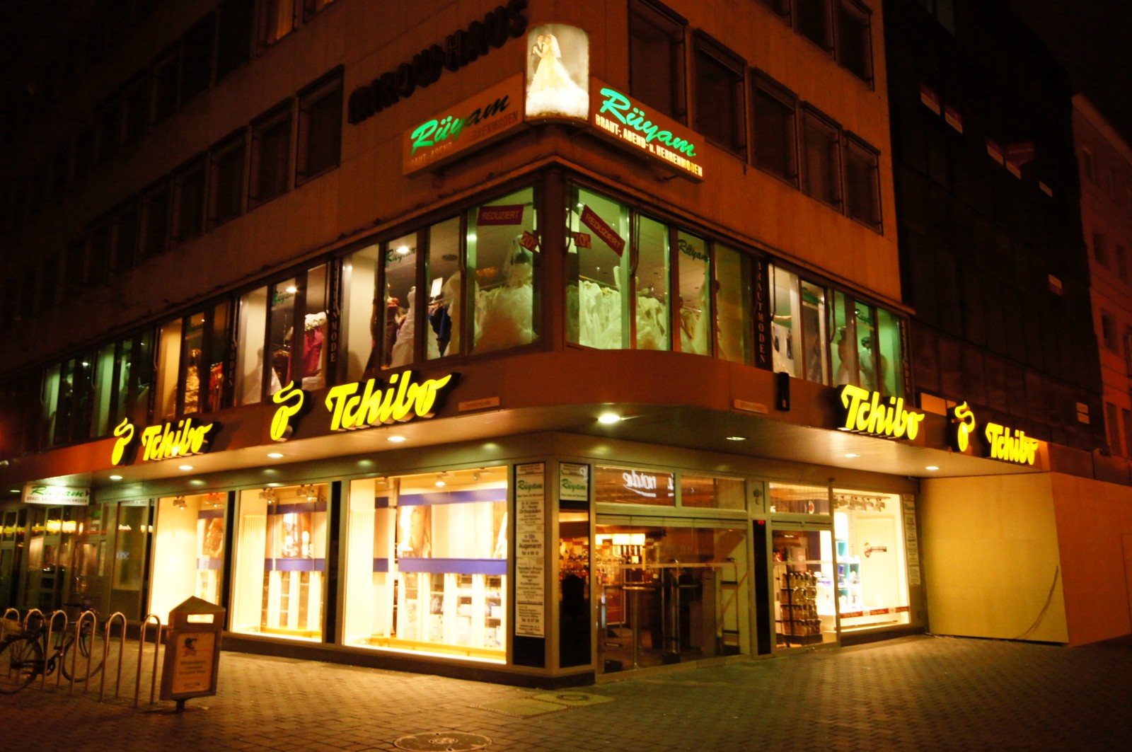 Bild 1 Tchibo Filiale mit Kaffee Bar in Bielefeld