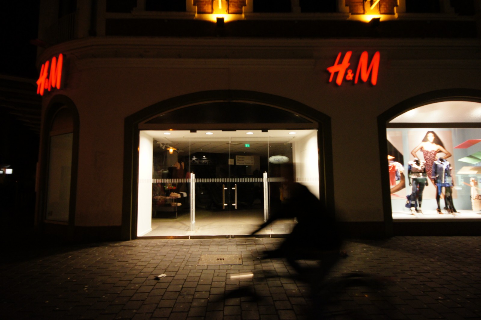 Bild 6 H & M Hennes & Mauritz GmbH in Bielefeld