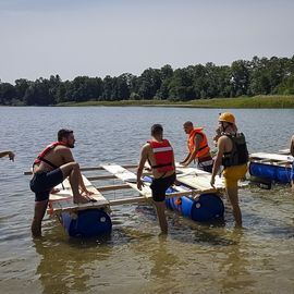 Flossbau als Teamevent