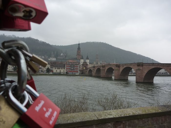 Liebesschloss mit Blick auf die Alte Brücke