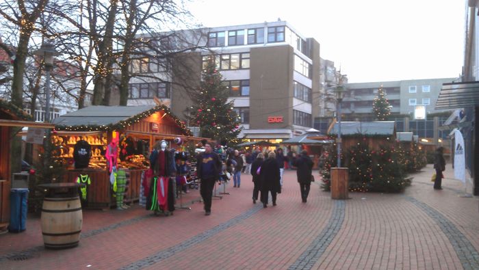 Blick auf den Alten Markt am frühen Nachmittag