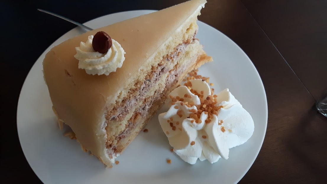 Nuß-Marzipan-Torte