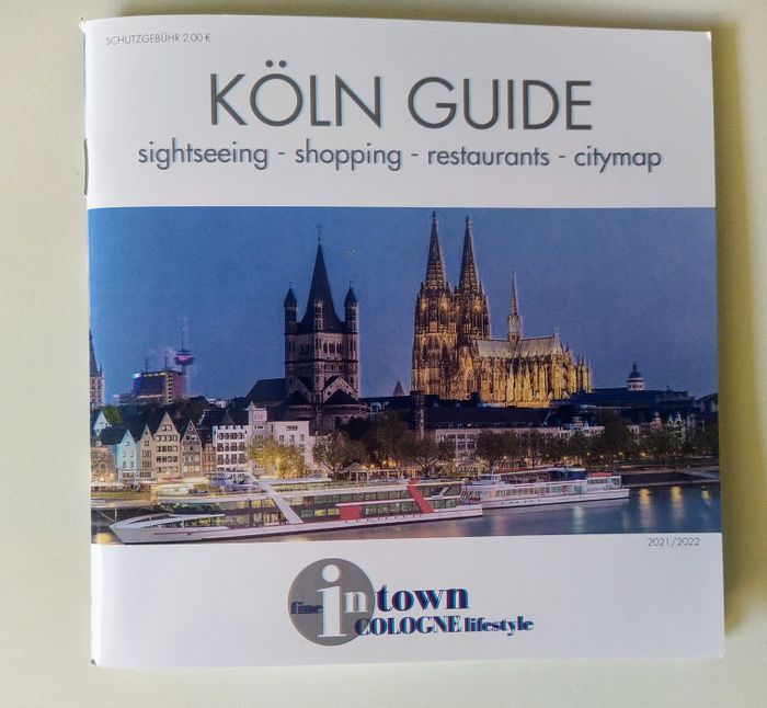 Fine in Town Guide . . . 1/3 der Auflage mit katastrophalen Cover Fehler. Im Innenteil ebenfalls schlechte Farbqualität. Nie wieder bei SAXOPRINT