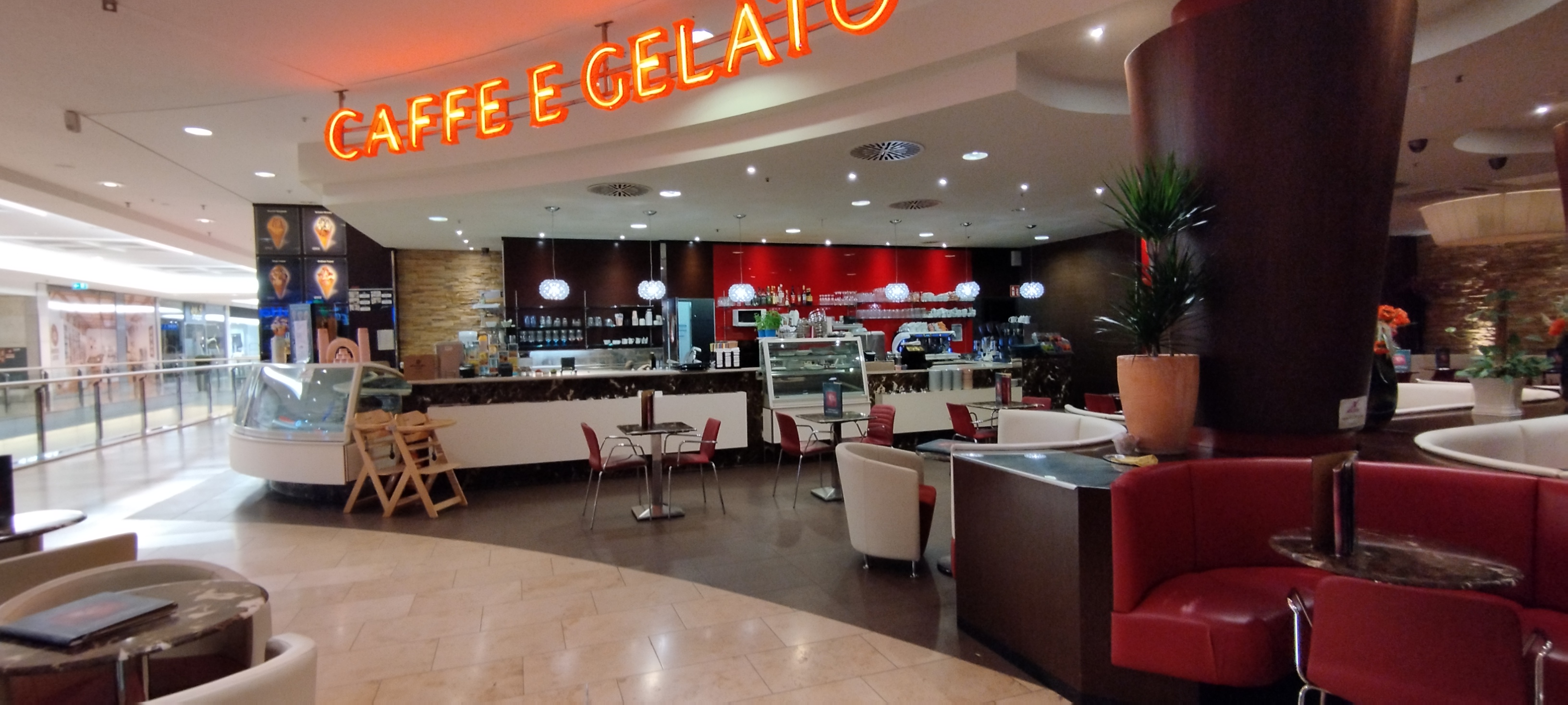 Bild 5 Eiscafé Caffe e Gelato (im 1. Stock) in Hameln