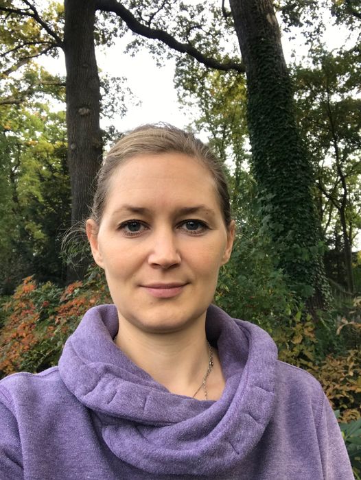 Julia Fricke Hambühren - Schwangerenyoga