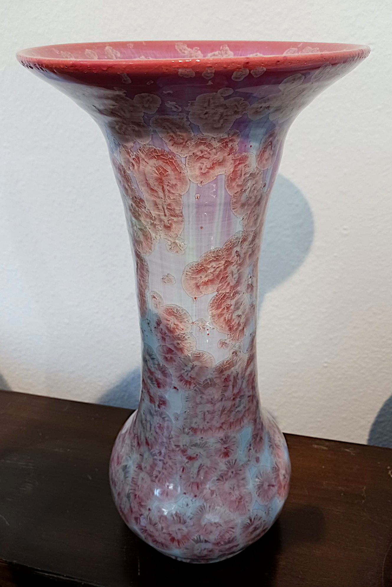 Große, gedrehte Vase mit Kristallglasur
