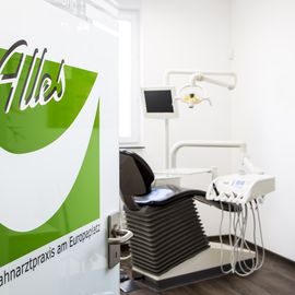 Zahnarztpraxis am Europaplatz Leimen | Christian Alles (Behandlung)