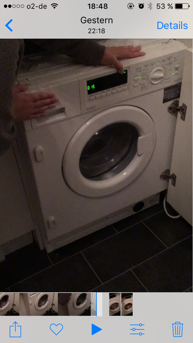 Waschmaschine rutscht immer wieder raus man muss sie beim Schleudern festhalten