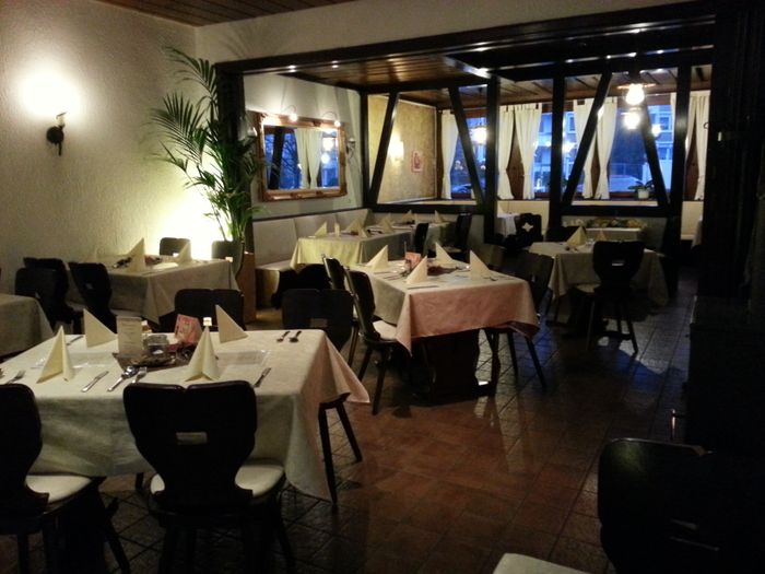 Don Camillo-Peppone vom Speisesaal 3 Durchgang Lunch und Speisesaal 1 mit Außen Aussicht 