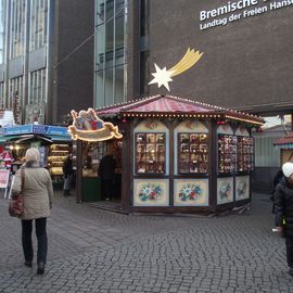 Auf dem Bremer Weihnachtsmarkt - Ein Stand vor der Bremer Bürgerschaft