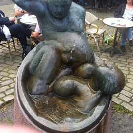 Badestubenbrunnen mit der Skulptur "Beim Bade" in Bremen