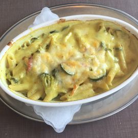 Pasta mit Gemüse Curry Sauce