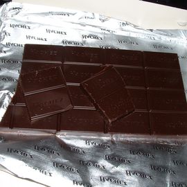 100g beste Schokolade noch in Stanniolpapier verpackt