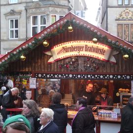Der Bremer Weihnachtsmarkt am Nachmittag - Nürnberger in der Semmel