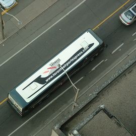 Toronto mit TUI gebucht - Blick aus dem Hotel auf den Flughafen Bus Shuttle